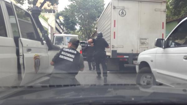Enfrentamiento entre colectivos chavistas y CICPC deja 5 fallecidos BzW5mA5IAAA7O5N