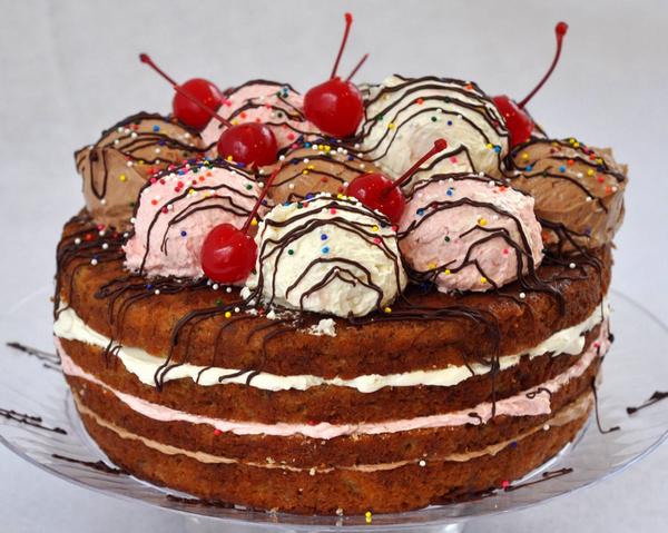 Maxmullsboss's tweet photo. Cake cake I love fricking cake #cake because it's fricking cake http://t.co/aRD8HvFIT2