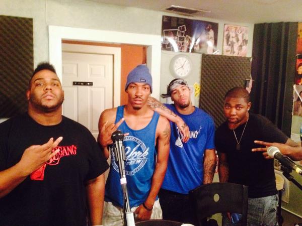 oakcliffboom's tweet photo. Radio interview w/ Squaauud #MSEGang @StreetMSE @FatBoogie214 @YOWingman @STU_MAG http://t.co/71avhLBDcR #SoundvueProject @soundvueproject