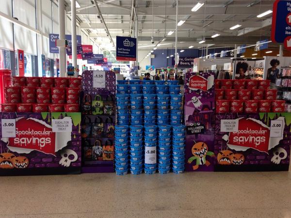 Trading Halloween <a href="/TescoMaesteg/">Tesco Maesteg</a> all you need at front of shop <a href="/AndyWoolfenden/">Andrew Woolfenden</a> @Roblestertts <a href="/catj1969/">Catherine Hill</a> <a href="/headcaseymike/">Mike Casey-Head</a>