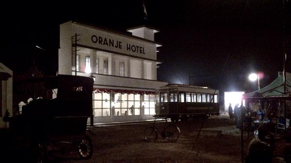 Masih semangat mengerjakan scene2 malam di Lokasi studio set #GuruBangsaTjokroaminoto 😊