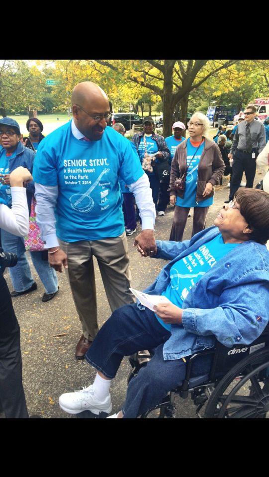 JT_PHL's tweet image. Mayor @Michael_Nutter greeting participants at the #seniorstrut #health #exercise #aging