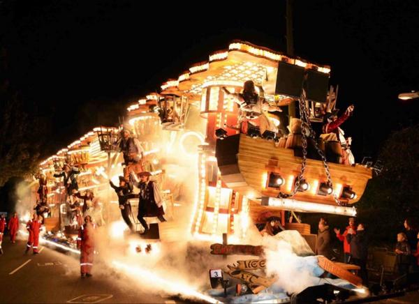 I like this picture a lot!! <a href="/HarlequinCC1972/">Harlequin Carnival Club</a> #tortuga #bringonchard