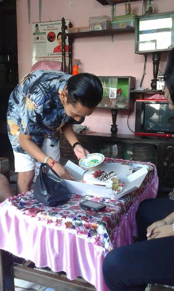 handetz's tweet image. pas ULTAH BARENG KAMU