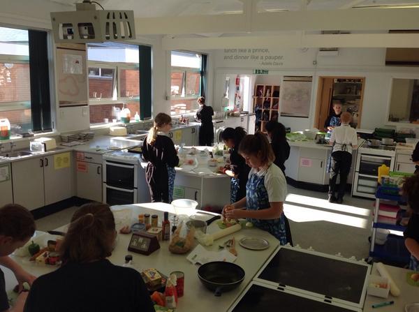 MrsTebbatt_Food's tweet image. @LuttHigh @SchFoodPlan Extracurricular Food Club, tonight Jamaican Patties.. YUM!