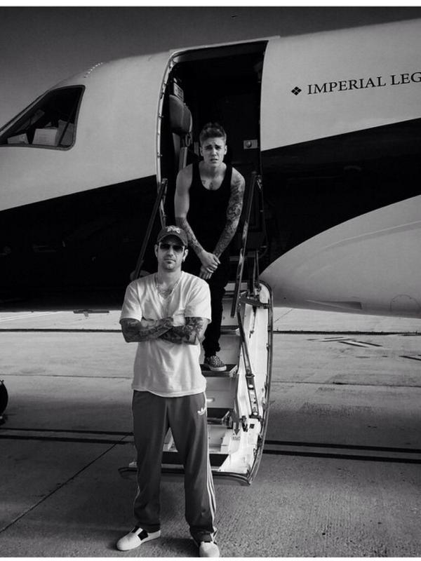 BieberMyAllLife's tweet photo. Justin is going to germany😭 #ItalyLovesYouJustin @justinbieber #illbebackfortouripromise love you ❤️🇮🇹thank u 4 all http://t.co/mTBVhSDwRq