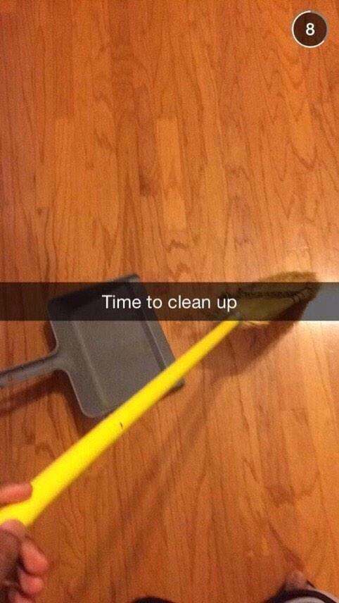 _CEEBABIIE's tweet photo. “@pIzstopnow: If my mom ever adds me on snapchat: http://t.co/XZ1Nsvxbne”Dkm😂