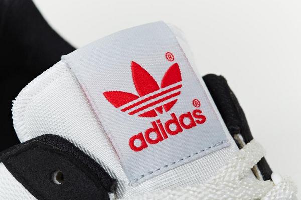 adidasUK's tweet photo. Missing from the archive. Rediscovered by UK collector Robert Brooks. The #ZX550 OG is brought back to life 11.10.14 http://t.co/hkJmxcgnEv