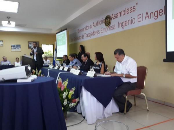 FENASTRAS's tweet photo. Jornada Mundial Trabajo Decente Jesus de la Peña de OIT y Noe Nerio Secretario General de Ingenio el Angel. http://t.co/Q38FUFf8be