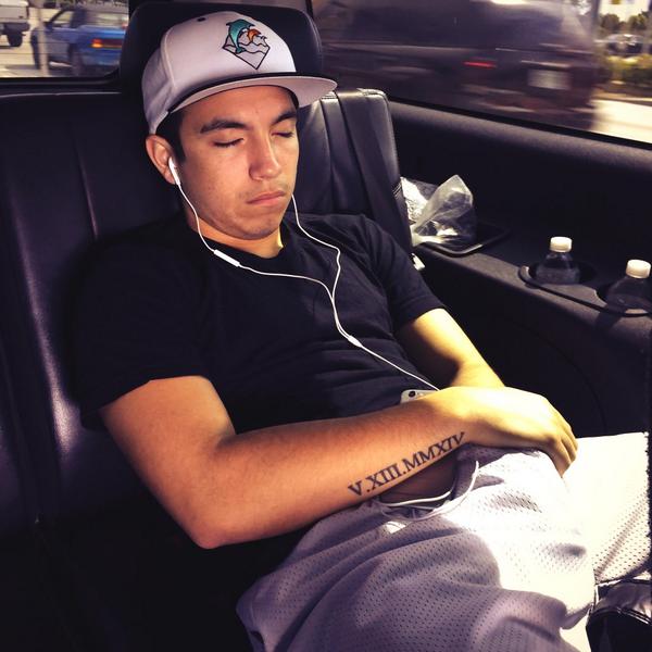 AustinMahone's tweet photo. @Robert15Jgod lookin real comfortable 👋👖 http://t.co/LlS6jkflhC
