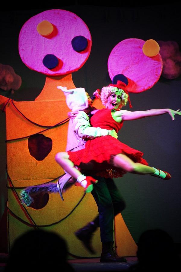 ConsejosDeLana's tweet photo. Sabían que DEBUTE en el TEATRO? Ja q maravilla !  Me baile todo !!! Q turulata! @EugenialemosOK http://t.co/yk6xAdoXoN