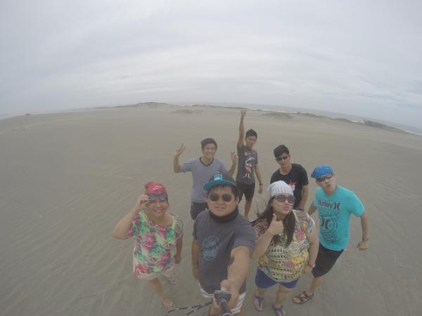 _joshyrivers's tweet photo. Sand Dunes #sunboarding #ilocos #sand #dunes #sun http://t.co/btfZRuGfqB