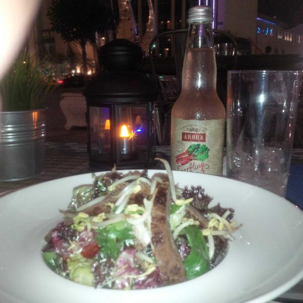 jtgdoha's tweet photo. #SearedBeef #SparklingRhubarb #Dinner #jtgdoha #StunningNight http://t.co/68AdwOtsfE