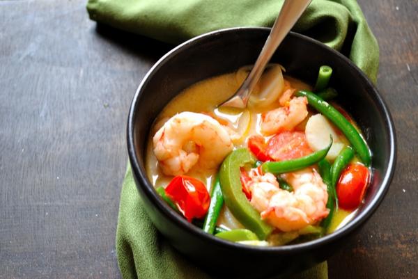delightgfmag's tweet photo. Enjoy some #glutenfree Green Curry Shrimp &amp; Vegetable Soup! #Recipe: http://t.co/yezV9puJci http://t.co/eBc5hR5vFF