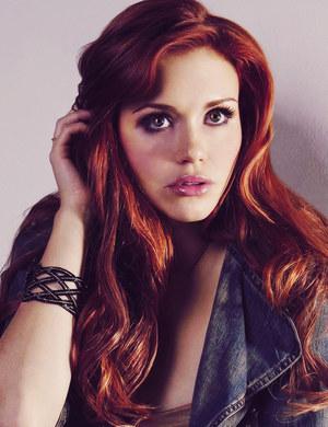 Holland Roden Turns 28 Today! To Wish Happy Birthday!   
