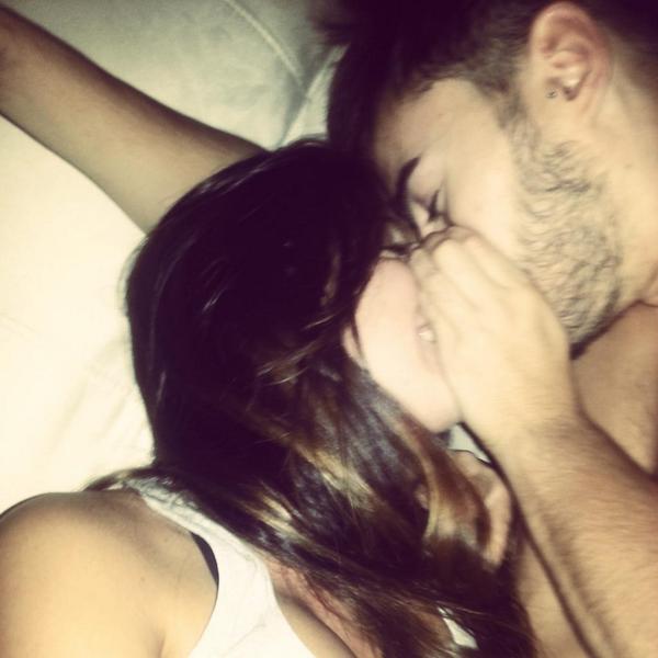 deboraaRoman's tweet photo. hoy hace 2 años y 10 meses que entraste en mi vida.♡ http://t.co/lwrZJ692O8