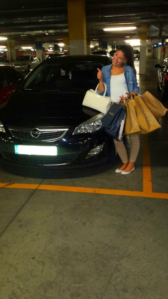 SaraSaravarea's tweet photo. Buena tarde de compras con la mamii :)) http://t.co/fiRvc7hZi8