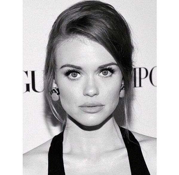 Happy birthday Holland Roden! I love you Queen.  