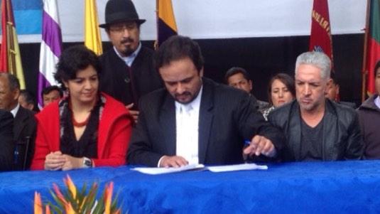 AzuayPrefectura's tweet photo. #Sígsig se beneficiará con el mejoramiento a nivel de carpeta asfáltica en las calles aledañas al Terminal Terrestre. http://t.co/jjEGSFKSJL