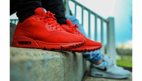 Mlu_xolo's tweet photo. AIRMAX 90's just does it for me #:-s Whew! http://t.co/ncv50sUHnX