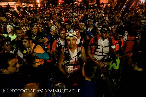 GTPenalara's tweet photo. Salida #GTP14 en plena noche de Junio desde Navacerrada, 110k por delante Momento mágico en @spainultracup #fotosSUC http://t.co/2Ofdj6acxQ