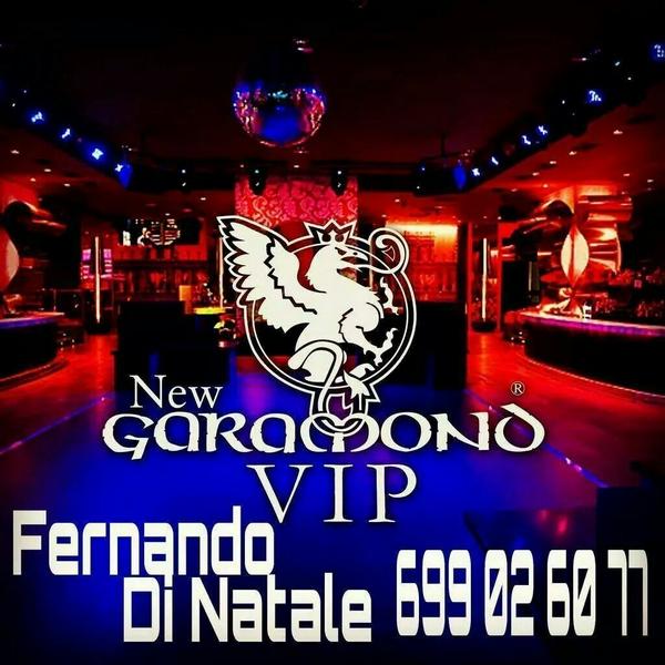 FDN_MV's tweet photo. #Tomorrow #NewGaramond #23Kilates #presenta @Dama_Abad con @henrymendez_ @LUJAN_AR @MiguelKocina84 @Raseloficial🔝 http://t.co/X0X1vRkWCe
