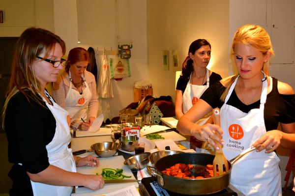 CitySpeakeasy's tweet photo. Action shots of our students #learningthroughaction. Good job Spanish level 2 students! You rock! #languagelove http://t.co/BF6hFCtfbF