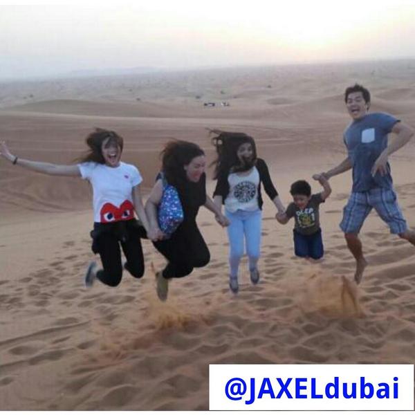 JAXELdubai's tweet photo. Family jump shot @itsJaneOineza  @NoemiOineza :)) http://t.co/YeH6HzYefR