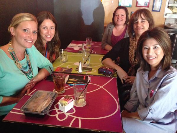 Katy_Barson's tweet image. Great lunch today @PIOLAHouston with these ladies of @PROS_Inc!  #tableof5 #lifeatpros
