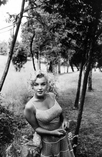 HistoriaDiceQue's tweet photo. Marilyn Monroe 
(Por Sam Shaw) http://t.co/L0Ru6zd4zu