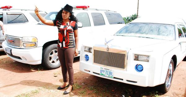 cosmicfilms's tweet photo. AMBULANCE WOMAN a new movie starring @QueenNwokoye @ngoziezeonu1 @KenErics. @BrownyLegend.Ngozi Evuka,Harry B http://t.co/4ok3LAXFXi