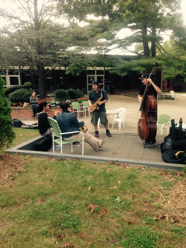 FTCPerformingAC's tweet photo. On any day, you can catch @FiveTownsNY students "jamming" on our outdoor stage! This is why #FTC is a #GreatPlaceToBe http://t.co/YylDVmtz08