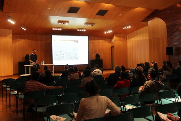 BAmodaydiseno's tweet photo. #Hoy empezó #ModuloV #NuevasTecnologias en la Industria de la Moda #GestionDeModa en #CMD con @MaxIriart @modaBA http://t.co/Em2XpXpYg3