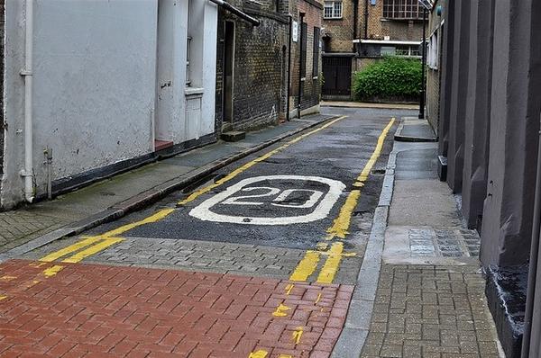 Londonist's tweet photo. Exceed Islington's 20mph driving limit at your peril...but expect a fixed penalty notice http://t.co/spLupAkiln http://t.co/8jStST4JqR
