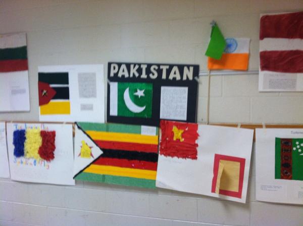 TrinaRWalker's tweet photo. 8th grade history projects!  We had some very creative students.  Impressive! @jodileverett http://t.co/piEpPHf0Lf