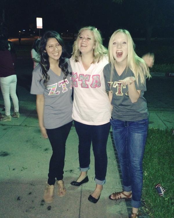 dall_anne's tweet photo. "take a pic of me with my bigs"……. -@kenzieauten http://t.co/DTEQHM84Pe