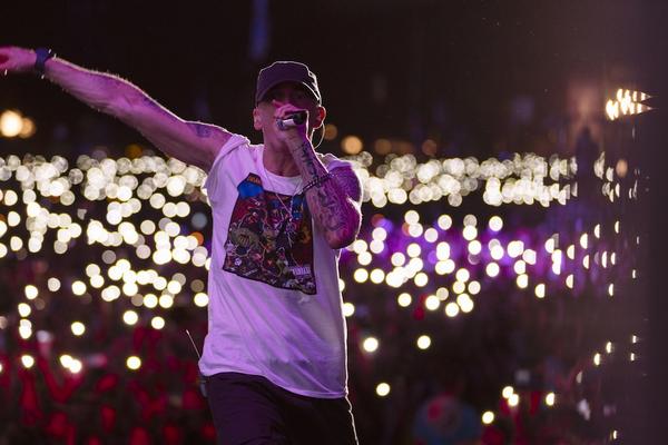 Eminem's tweet photo. BBQ all week until round 2 of #ACL http://t.co/A05slM1A9m