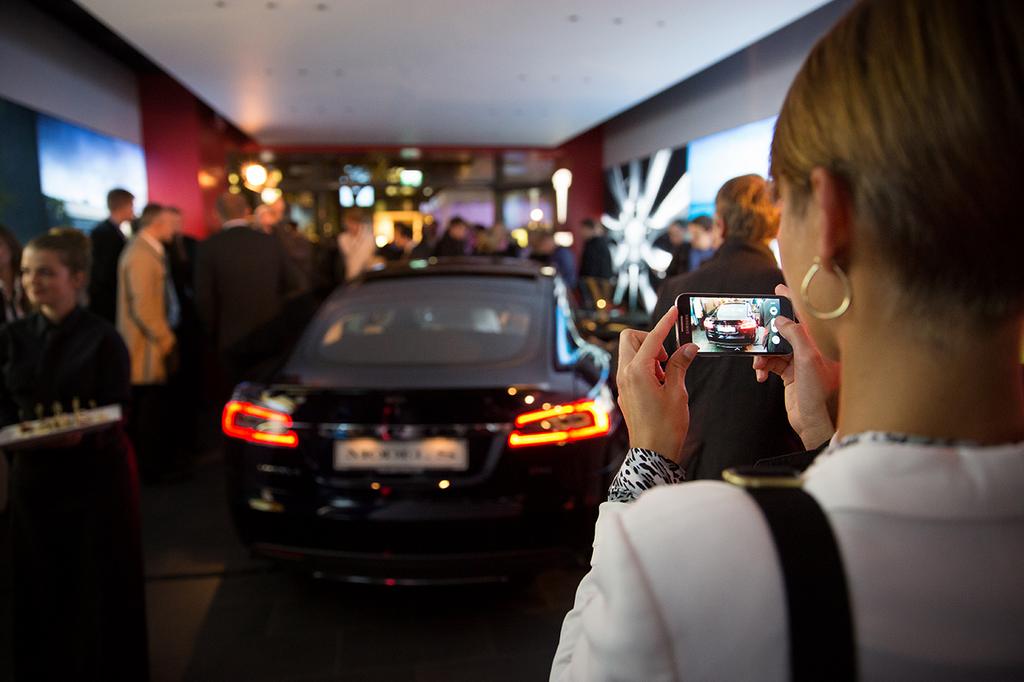 Embedded image permalink