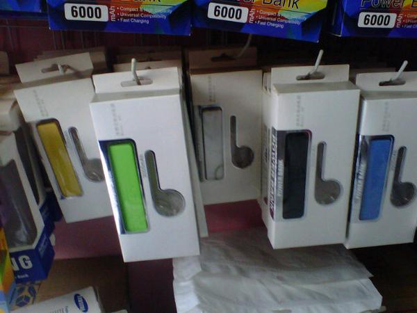 Power_Rangerrr's tweet photo. Promoooo!! Beli 1 gratis 1 ,pb IC candy 3000mah  ,cuma 100rb bisa dapet 2 powerbank cantik :* http://t.co/wznKlY96mU