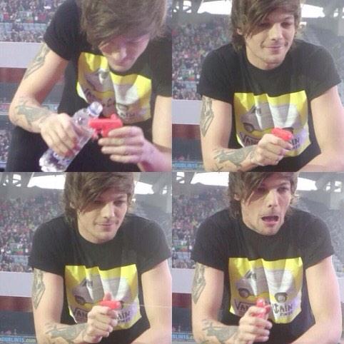 crowninglirry's tweet photo. HOW CAN YOU NOT LOVE THIS PRECIOUS LITTLE HUMAN http://t.co/KigqjJN6qq