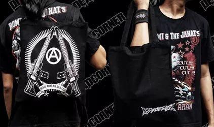 #totebag "kameradz-MusikAdalahSenjata" || material canvas || idr 70k || order 7EE1918E-089686597252