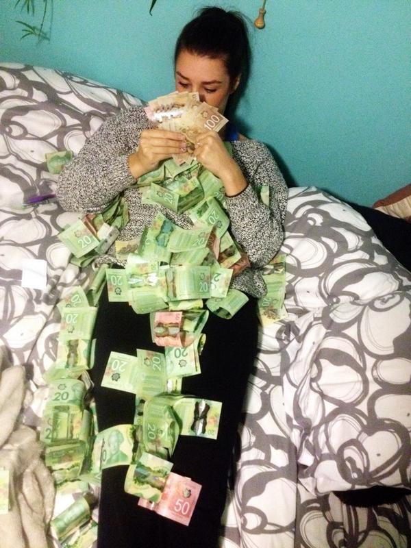 alida_morrison's tweet photo. Nite hawk perks... #difft #titsferdatips http://t.co/95e0UnTkiR