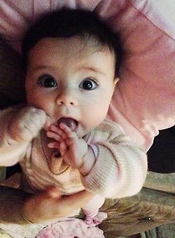 perfectbabiez's tweet photo. Her expression is too adorbs 😍 http://t.co/CQrIAQ3TLM