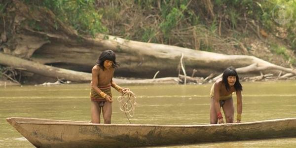 tvglobo's tweet photo. #ProfissãoRepórter hoje mostra tribo isolada e ameaça aos índios! Não perca! http://t.co/v8k9A8ElEs http://t.co/80XOcTKnv6
