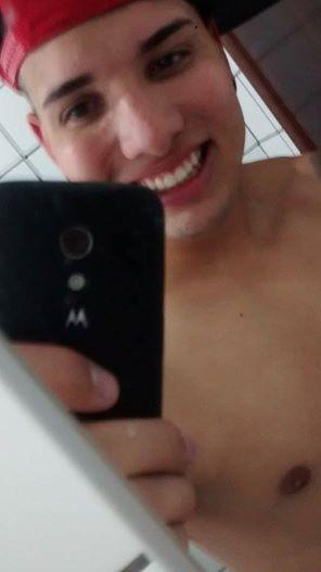 alekaoshow's tweet photo. Sorrindo sempre *_* http://t.co/4vCaGNAijP