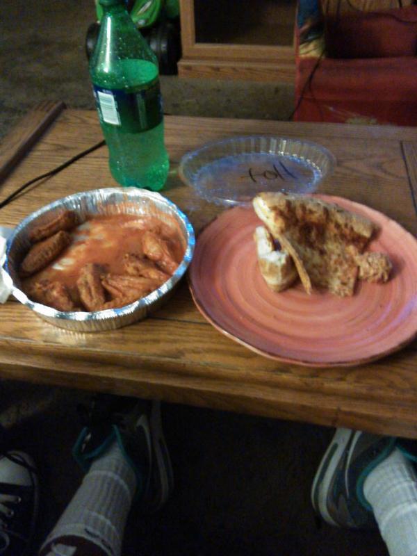 SwaggKidDee's tweet photo. @One_n_Aamil mashed dat shit http://t.co/SWUIM5eTxs