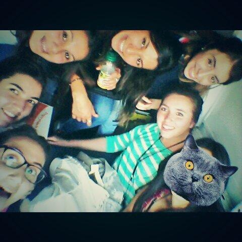 TamaraLuz5's tweet photo. #saunafest @AgusOrtizLago1 @nuri_arriazu @SolangeEgea @carito_FO @ChikiiFigueroa http://t.co/4VEP47nfN8