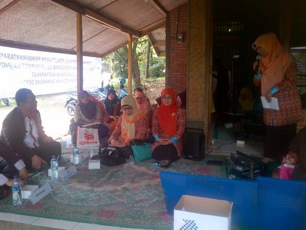 BNN_KotaDepok's tweet photo. 9. #DiseminasiBNNKDepok Smbutan Wk Ket 2 @Elis_PKK Kota Depok dlm Peran Serta Masyarakat dlm P4GN. @NurAzizahTamhid http://t.co/pdTWKcfFUc