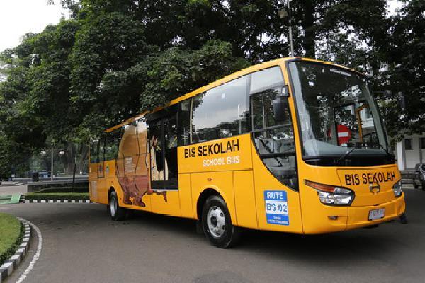 infobandung's tweet photo. Ridwan Kamil Pastikan Bis Gratis Tidak Matikan Angkot http://t.co/JEQMyfZoJb… via @infobandung http://t.co/E1zrC3gXhu