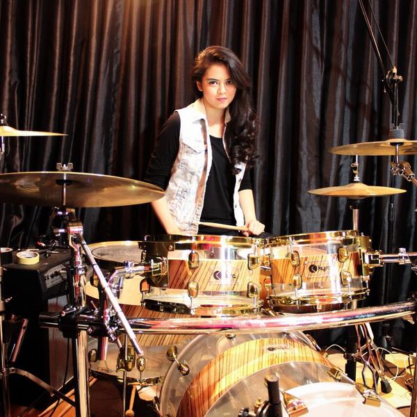 raniramadhany's tweet photo. Hybrid + Wood + Gold http://t.co/xqoWXua5ze